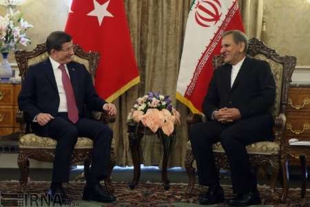 داود اوغلو:ایران مخزنی کشف نشده در حوزه توریسم/باید مانع ورود بیگانگان به منطقه شویم