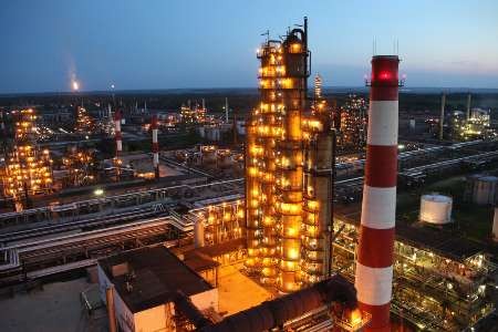 سرمایه گذاری 14میلیارد دلاری برای نوسازی پالایشگاه های كشور/ایران از سال96صادركننده بنزین می شود