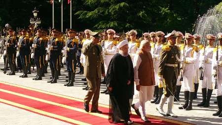استقبال رسمی روحانی از نخست وزیر هند