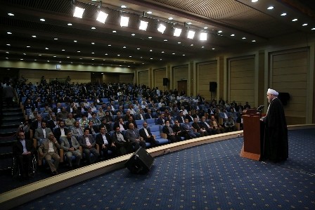 روحانی: شکایت دولت ایران از آمریکا/ دنبال کردن حقوق ملت به معنای ادامه راه شهیدان است