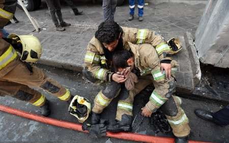 گفت وگو با همکاران آتش نشان های مدفون زیر آوار پلاسکو