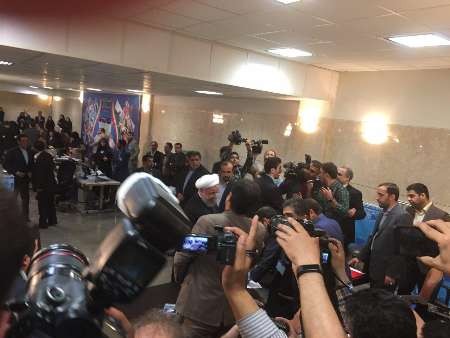 حسن روحانی درانتخابات ریاست جمهوری نام نویسی کرد