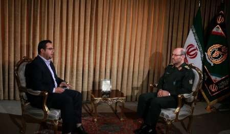 سردار دهقان: بهره مندی از شبکه گسترده ملی درصنایع دفاعی/ما امروز شاهد دریوزگی عربستان هستیم