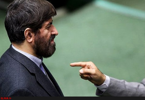 امام جمعه موقت کرمان خواستار لغو سخنرانی مطهری شد