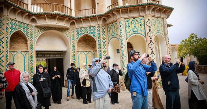 گذرنامه گردشگران ورودی به ایران مهر نمی خورد