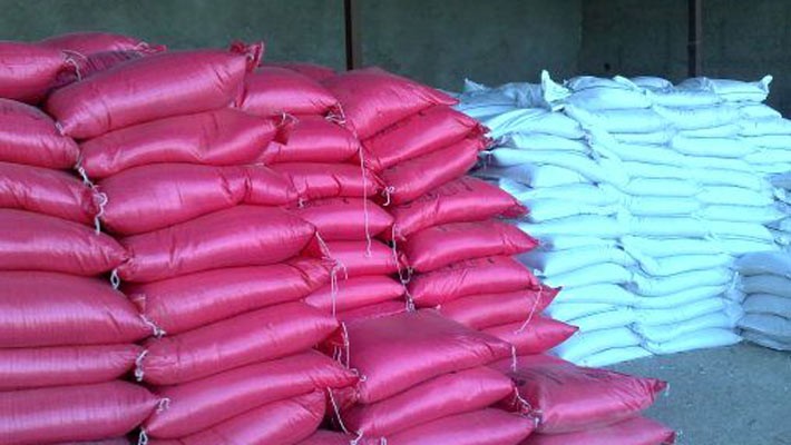 پلمپ سوله کودهای شیمیایی فاقد مجوز در آوج