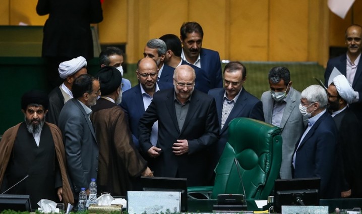 درخواست صادرکنندگان از رئیس مجلس برای توقف طرح جرم‌انگاری عدم بازگشت ارز صادراتی