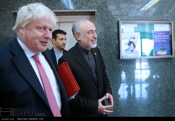 جانسون: سیاست‌های ضدبرجامی ترامپ زمینه اجرا ندارد