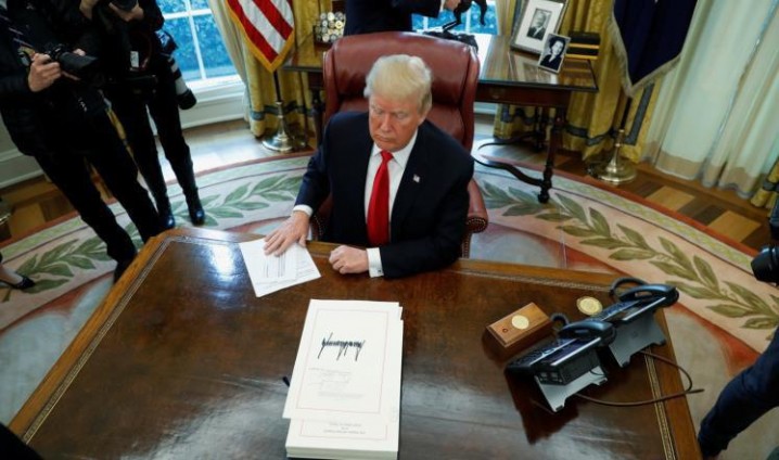 واشنگتن پست: سال اول ریاست جمهوری ترامپ بدتر از آن بود که انتظار می رفت