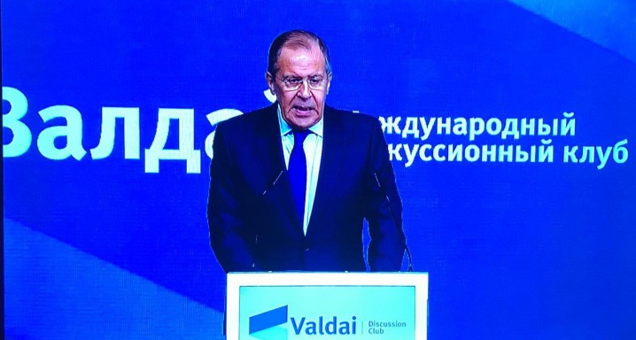 لاوروف: آمریکا در سوریه با آتش بازی نکند