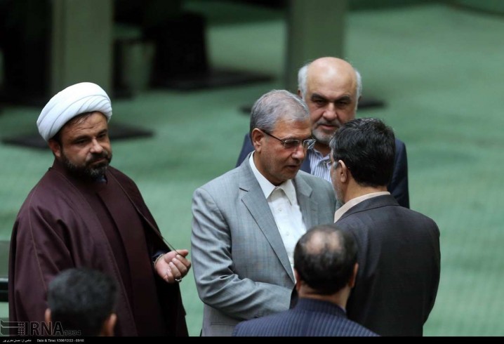 ربیعی: استیضاح کنندگان مستدل انحرافم را از برنامه ها اعلام کنند