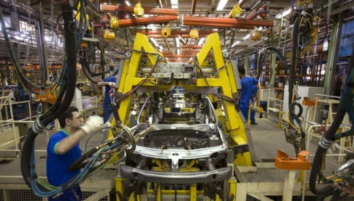 دلار 4200 تومانی هزینه تولید را کاهش می دهد