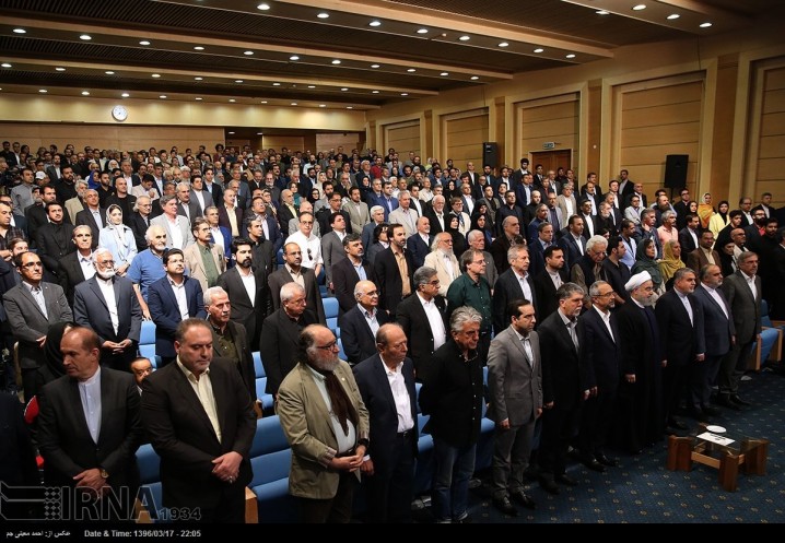 به میهمانی رییس جمهور می رویم