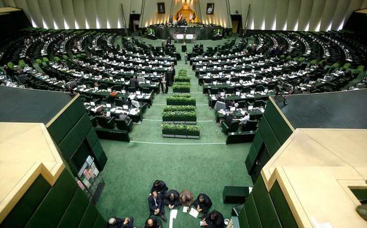 بهارستانی ها، استیضاح را برای خروج از بحران انتخاب کردند