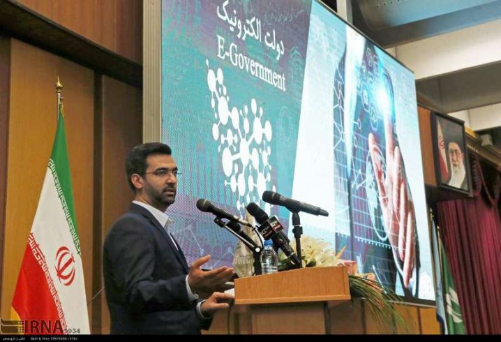 آذری جهرمی: دولت، گام بلند صیانت از اطلاعات شخصی را برداشت