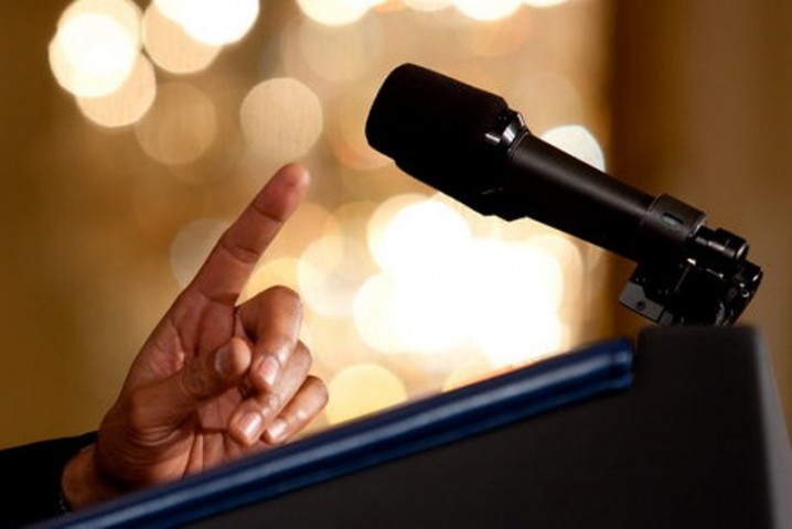 تقویت بن مایه های دینی با سیاست زدایی از مجالس مذهبی