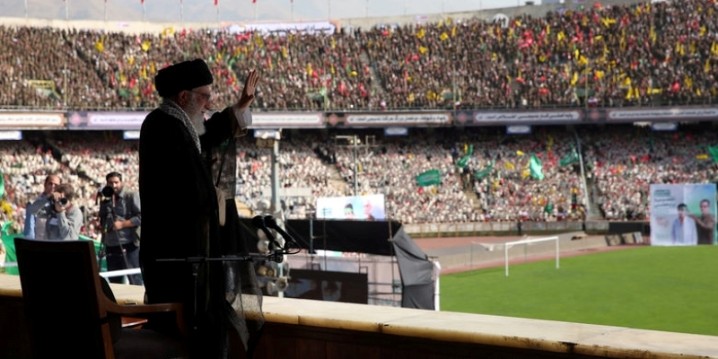 اجتماع عظیم امروز یادآور دهه 60 است