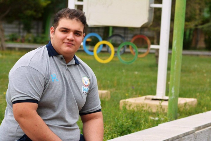 وزنه بردار دسته سنگین وزن ایران طلا گرفت