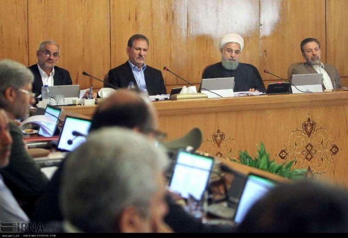 سکان وزارتخانه های اقتصادی به چه کسانی سپرده شود