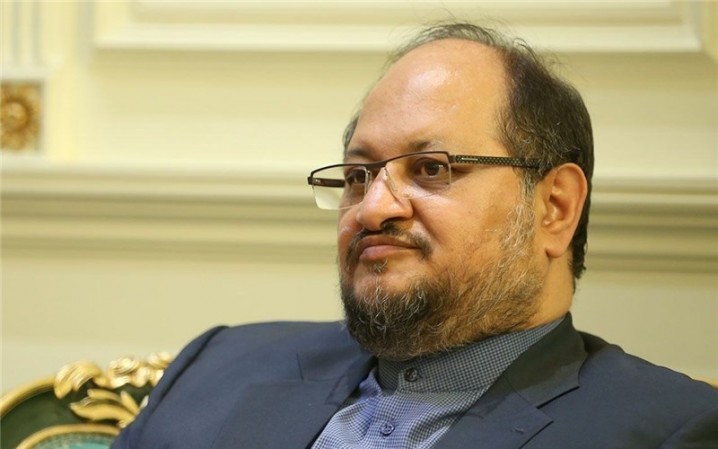 شریعتمداری توان اصلاح صندوق‌های بازنشستگی را دارد