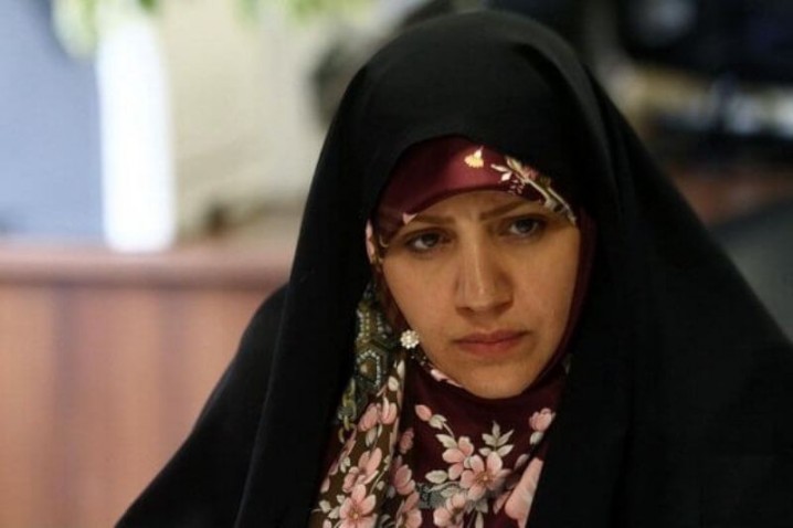 انتقاد نماینده مجلس از کاسبی صداوسیما با تبلیغ کتب کمک درسی