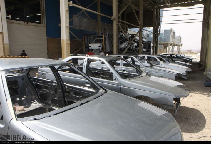 کمیسیون صنایع موضوع افزایش قیمت خودرو را بررسی می کند