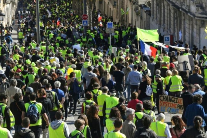 جنبش مردمی جلیقه زردها در فرانسه و سرکوب معترضان توسط پلیس