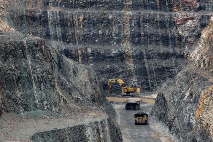 معاون وزیرصنعت: معدن وصنایع معدنی نیاز به مواد اولیه خارجی ندارد