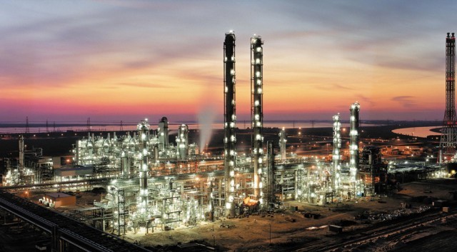 تحریم صنایع پتروشیمی ساده نیست