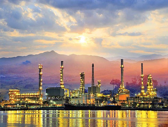 ضرورت توسعه صنعت پتروشیمی با تغییر رویکردهای حمایتی