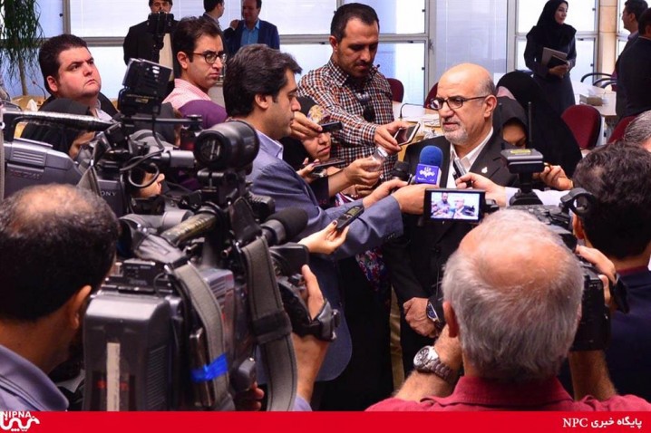 تحریم صنعت پتروشیمی یک نمایش سیاسی است