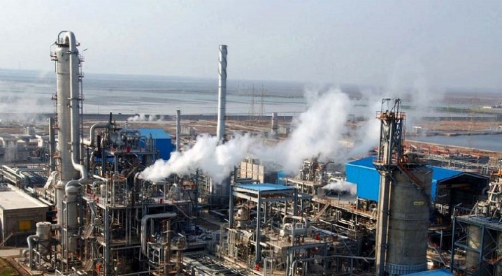 جلوگیری از گرانی PET در گرو تصمیم‌گیری هلدینگ خلیج فارس