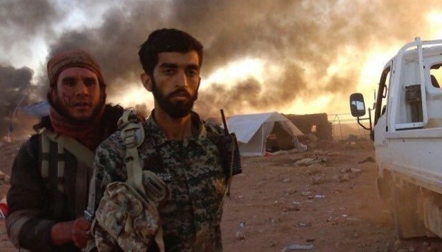 داعش مدعی اسارت یک رزمنده ایرانی شد+ عکس