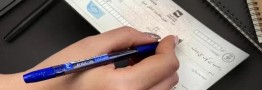 چک های کاغذی همچنان در بازار ایران