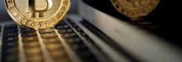 بیت&zwnj;کوین برای اولین بار از مرز ۱۲۱ هزار دلار عبور کرد
