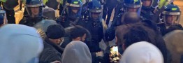 پاسخ هواداران انقلاب به آشوبگران مقابل مرکز اسلامی انگلیس