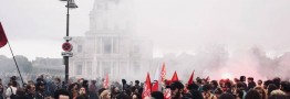 اعتصاب سراسری کارکنان مشاغل در فرانسه؛ ده&zwnj;هاهزار نفر در اعتراض&zwnj;ها شرکت کردند