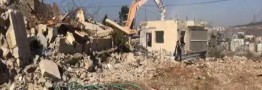 فلسطینی ها با دستان خود خانه هایشان را خراب می کنند