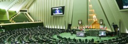دولت باید پاسخگوی هدر دادن عمر مردم در ۸ سال گذشته باشد/ صحبت مداوم از تاثیرتحریم ها بر وضعیت کشور، غلو آمیز و غیر&zwnj;واقعی است/حرکت برای مذاکره از اشتباهات استراتژیک دولت است